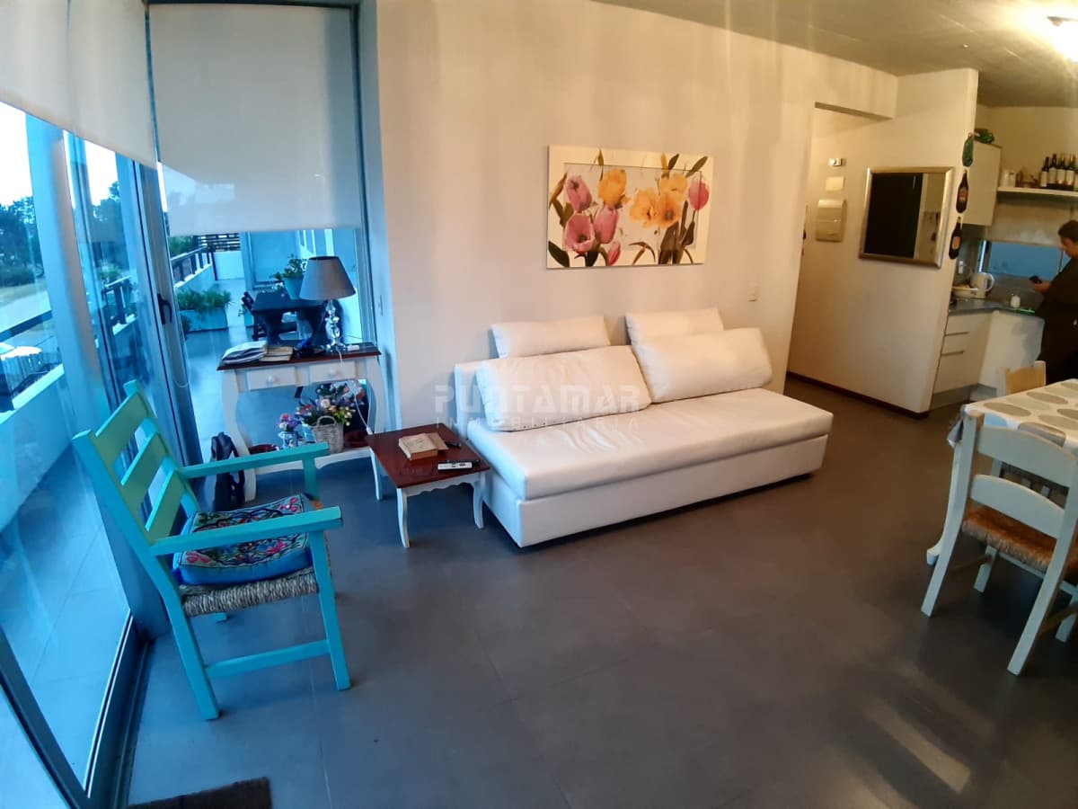 ALQUILER HERMOSO APARTAMENTO CON TERRAZA A METROS DE PLAYA BIKINI   -