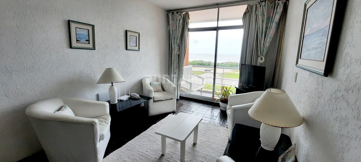 DEPARTAMENTO DE 2 DORMITORIOS FRENTE AL MAR   -