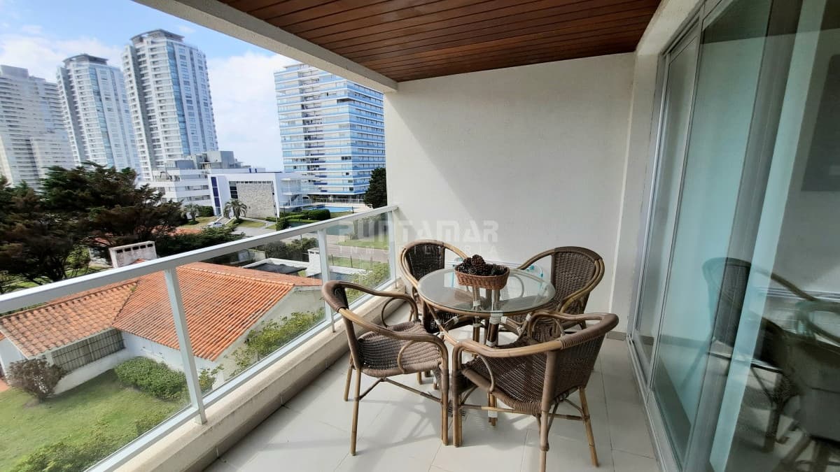 DEPARTAMENTO DE 2 DORMITORIOS EN EDIFICIO DE CATEGORIA    -