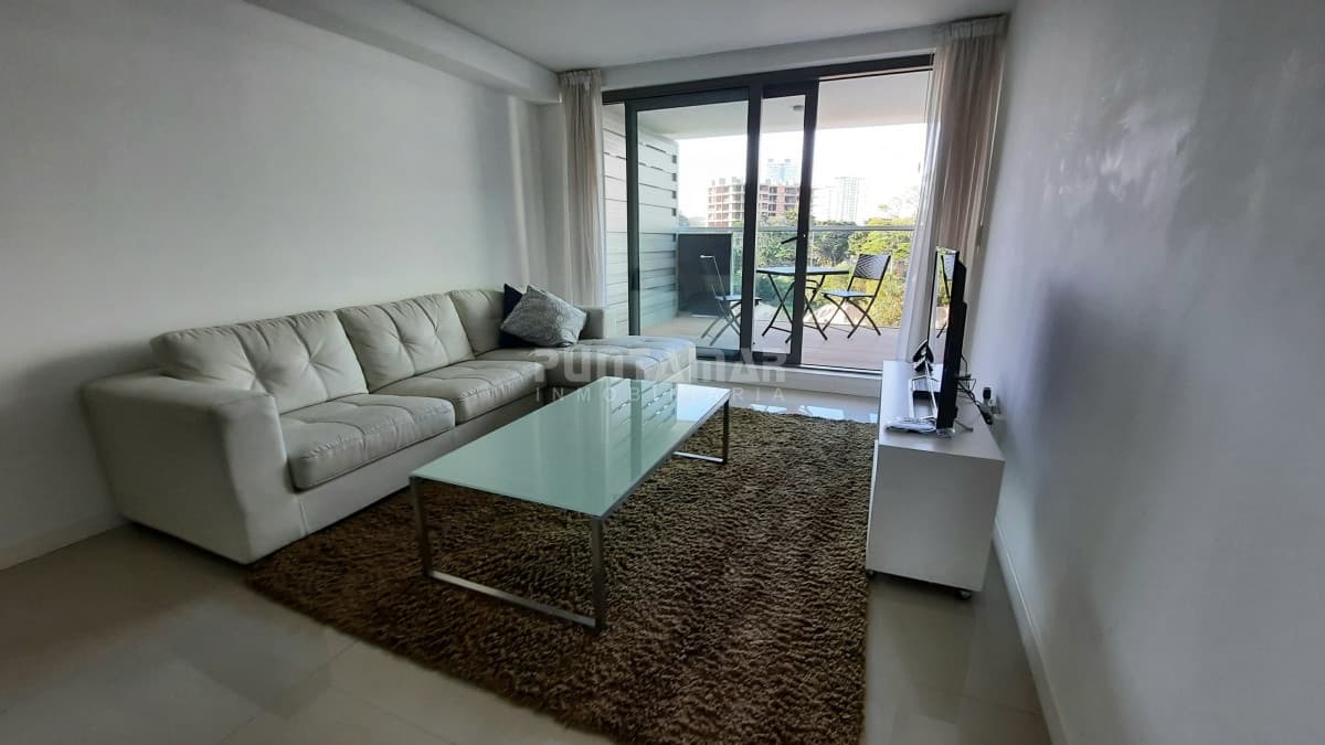 DEPARTAMENTO DE 2 DORMITORIOS CON BALCON   -