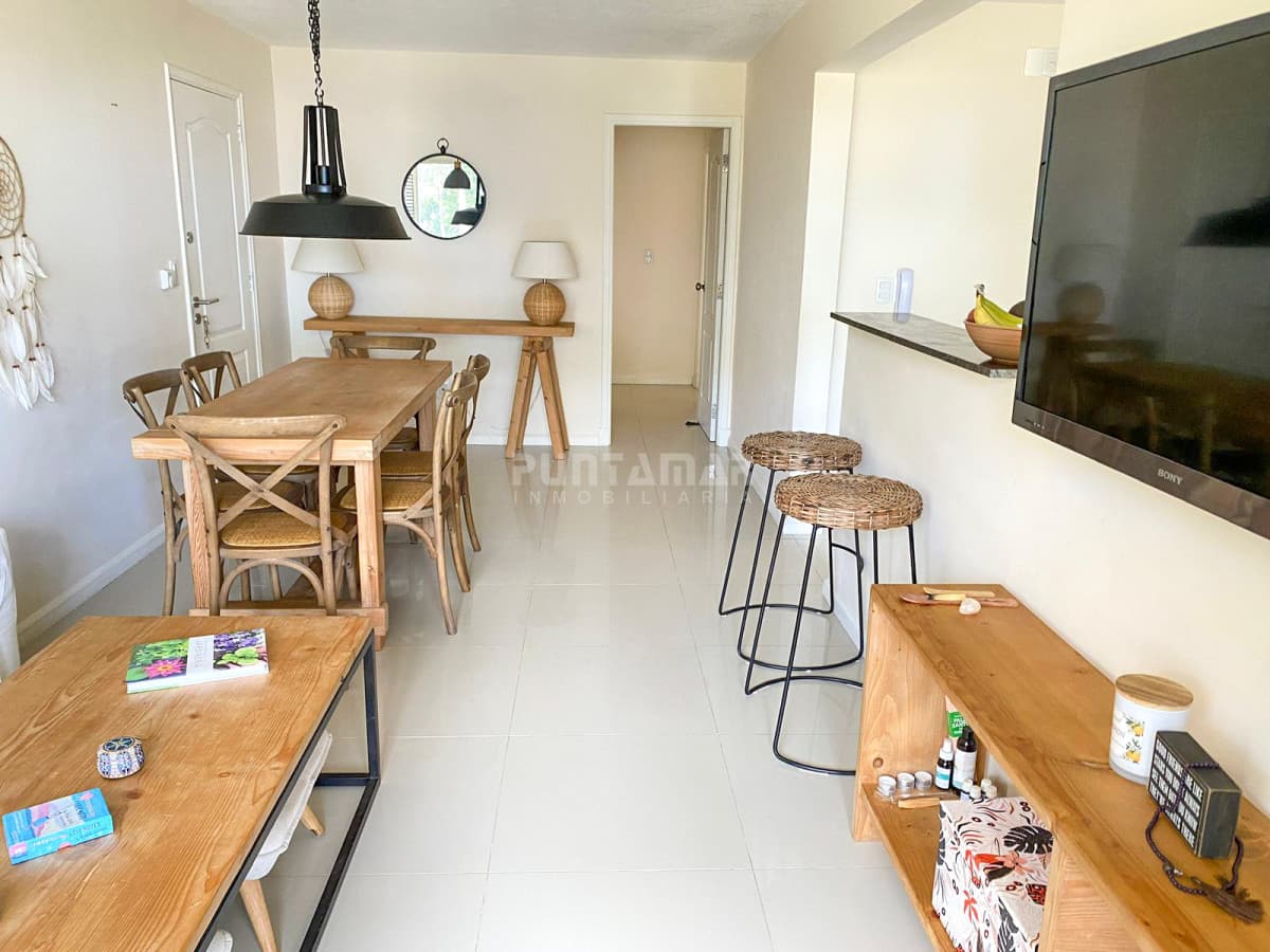 Apartamento ID.213073 - OPORTUNIDAD APARTAMENTO 2 DORM CON TERRAZA A 1 CUADRA DEL MAR