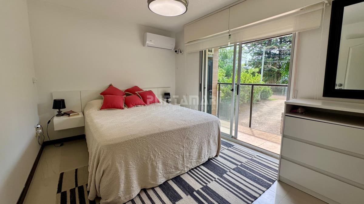 Apartamento ID.213856 - VENTA Y ALQUILER APARTAMENTO DE 2 DORMITORIOS A UNA CUADRA DEL MAR