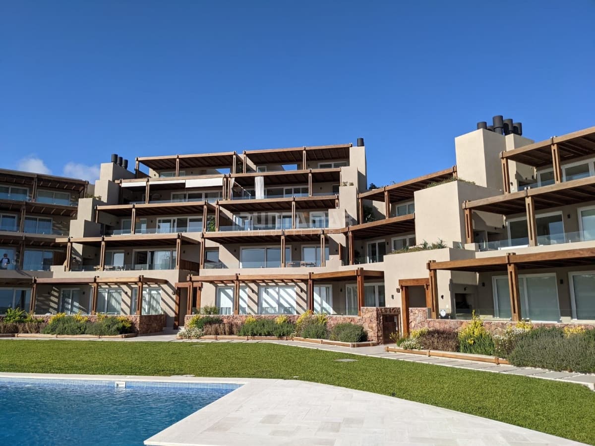 ALQUILER DEPARTAMENTO EN LA POSTA TRES DORMITORIOS  -