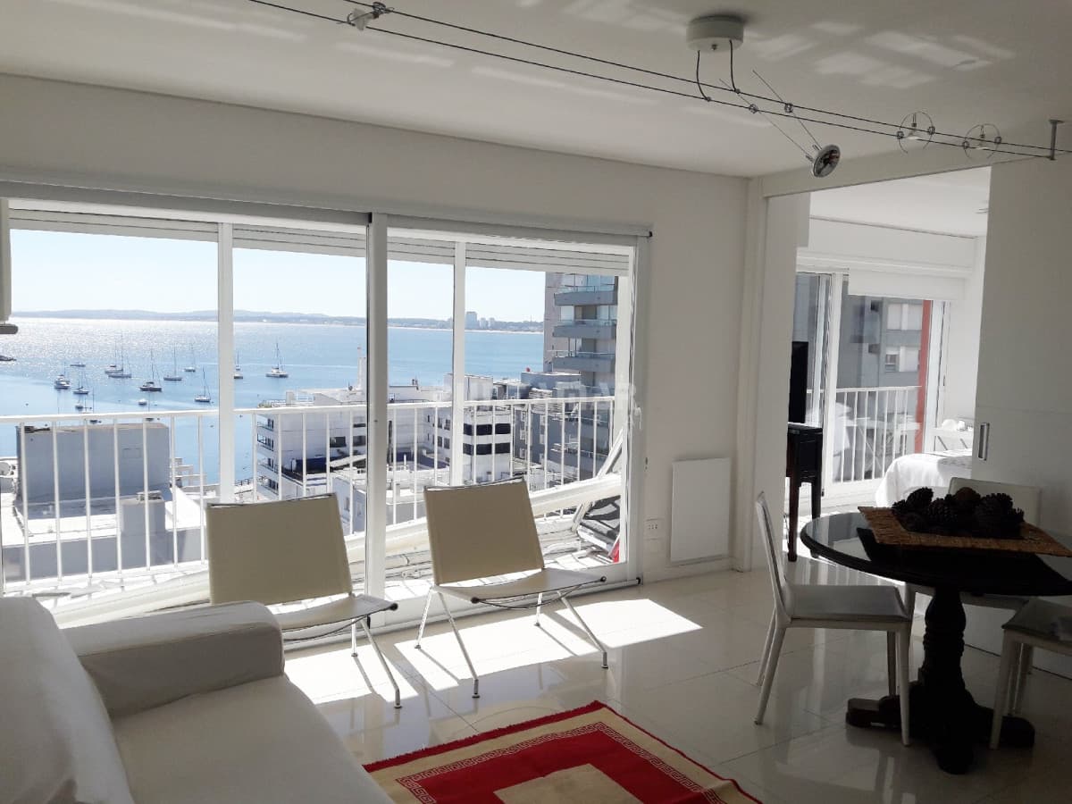 DIVINO APARTAMENTO EN ZONA DE PENINSULA, TERRAZA CON UNA VISTA INCREIBLE Y MUY LUMINOSO, A PASOS DEL PUERTO Y PLAYA..!!!  -