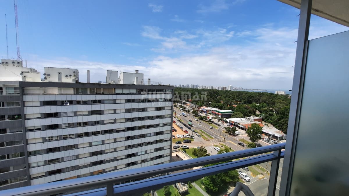 DEPARTAMENTO DE 1 DORMITORIO EN TORRE DE CATEGORIA  -