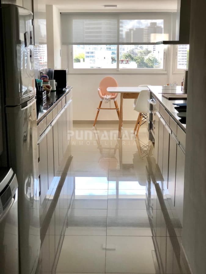 ALQUILER DEPARTAMENTO EN PUNTA DEL ESTE 3 DORMITORIOS  -