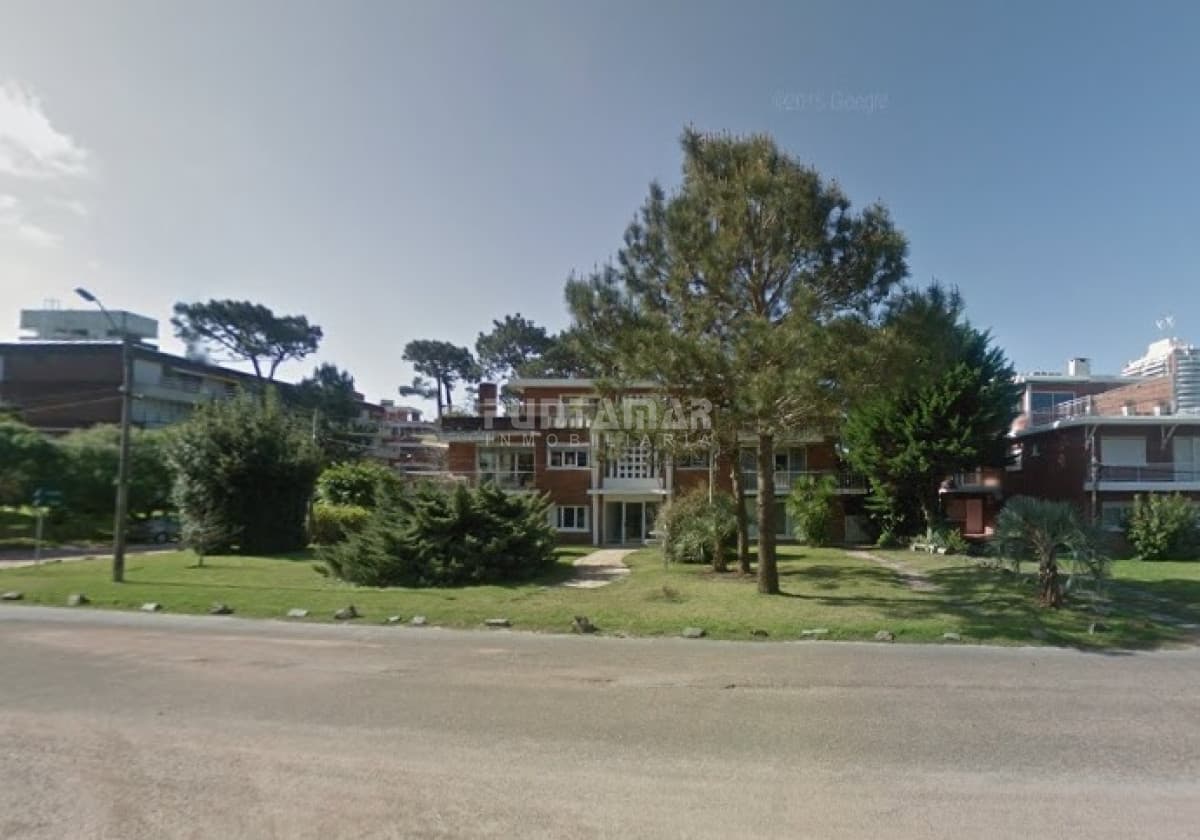 HERMOSO APARTAMENTO 2 DORMITORIOS EN AIDY GRILL A METROS DEL MAR   -