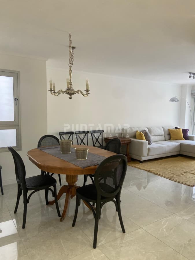 DEPARTAMENTO EN EDIFICIO DE GRAN CATEGORIA   -