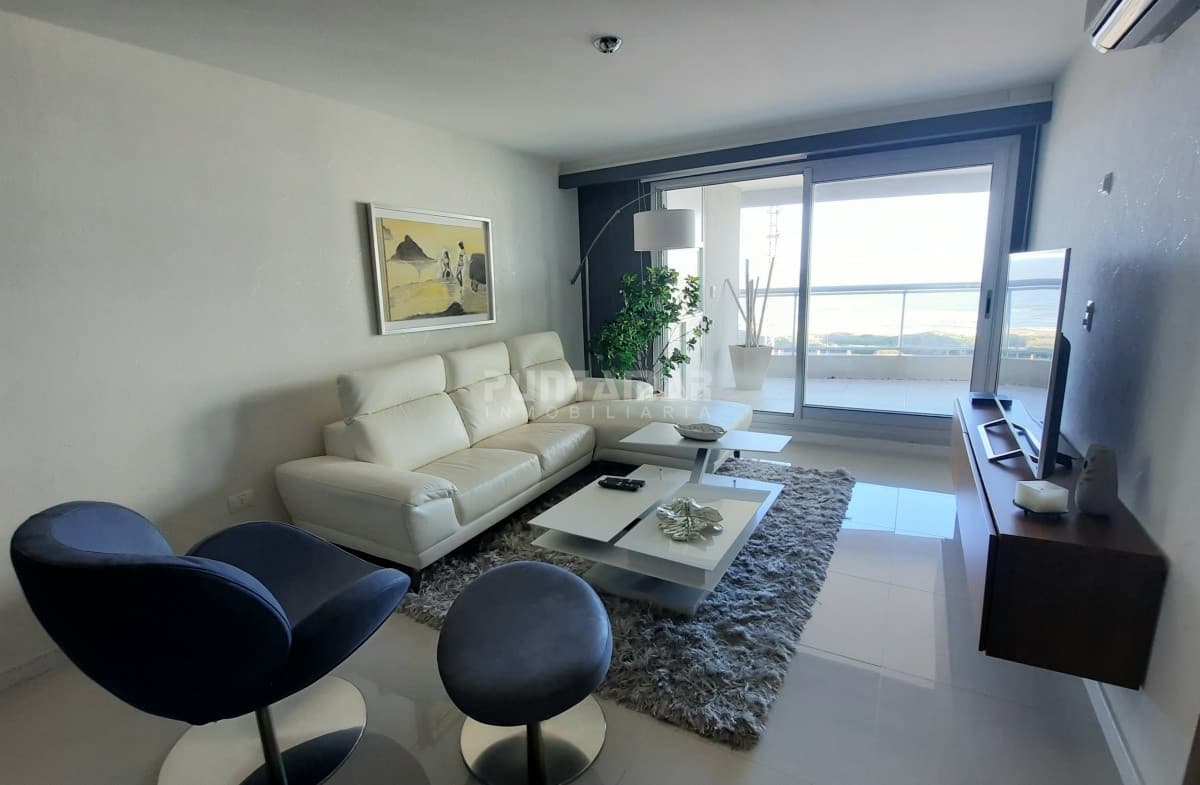 APARTAMENTO DE CATEGORIA, EDIFICIO LOOK BRAVA, DE 3 DORMITORIOS  -