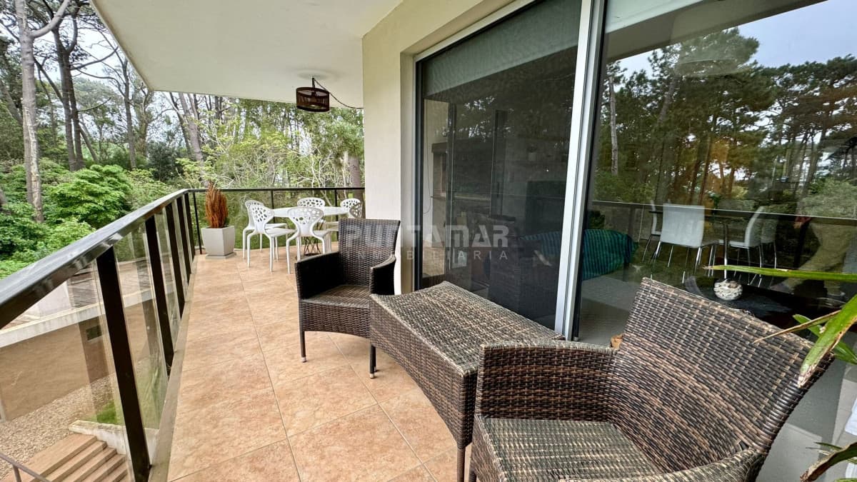 HERMOSO PENTHOUSE 2 DORMITORIOS CON JACUZZI A 100 MTS DE PLAYA BRAVA  -