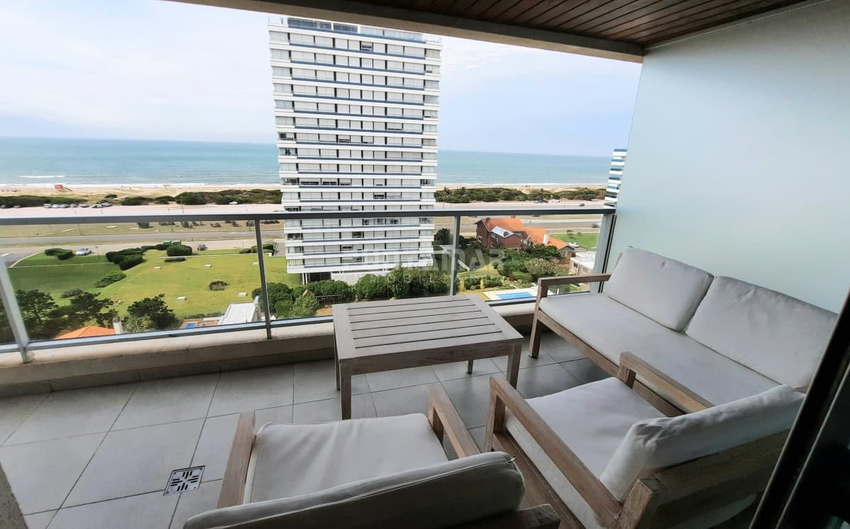 DEPARTAMENTO DE 2 DORMITORIOS CON VISTA AL MAR  -