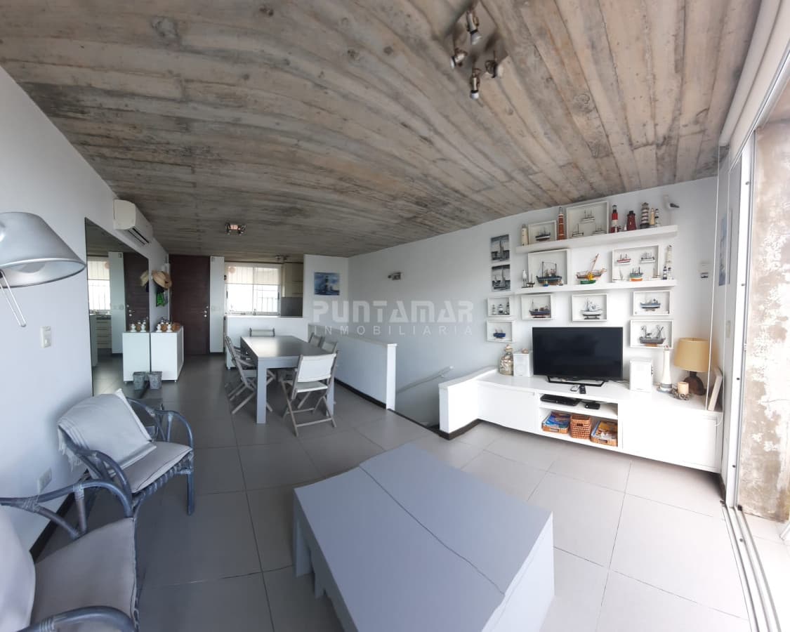 APARTAMENTO DE 4 DORMITORIOS CON INCREIBLES VISTAS AL MAR  -