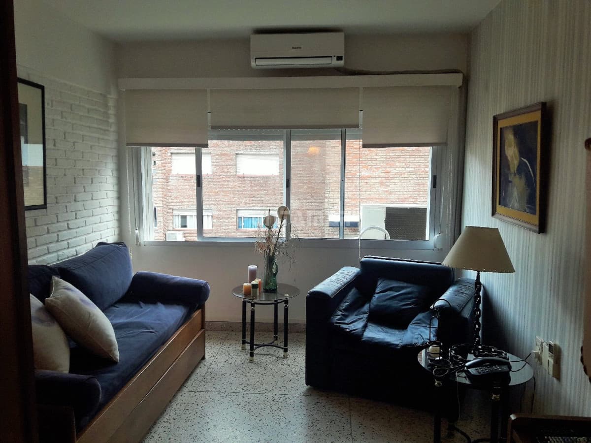 APARTAMENTO DE UN DORMITORIO UBICADO EN LA PENINSULA, CUENTA CON COCHERA Y GASTOS COMUNES BAJOS  -