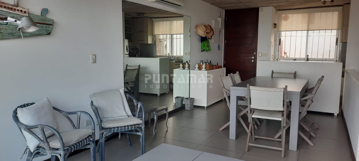 APARTAMENTO DE 4 DORMITORIOS CON INCREIBLES VISTAS AL MAR  -