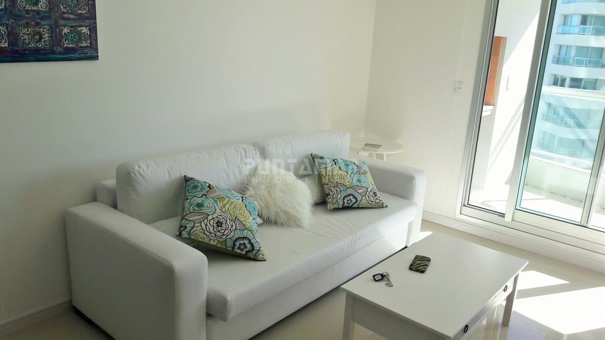 Apartamento ID.211642 - DEPARTAMENTO DE 1 DORMITORIO EN EDIFICIO DE CATEGORIA