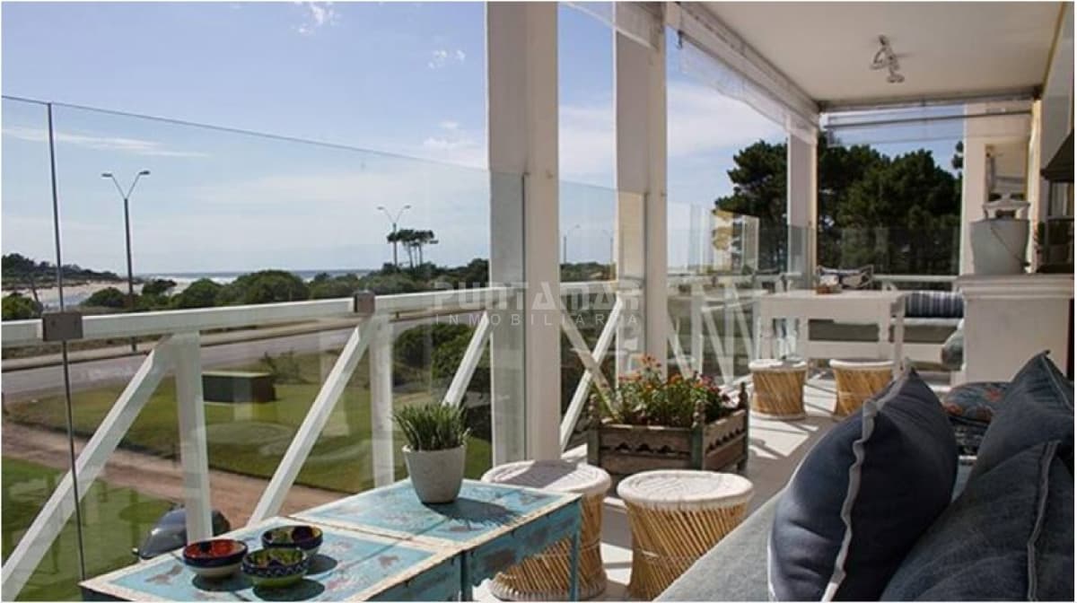 Apartamento ID.212329 - CONFORTABLE Y CALIDO APARTAMENTO A LA VENTA FRENTE AL MAR , UBICADO EN PRDA 39 DE PLAYA BRAVA
