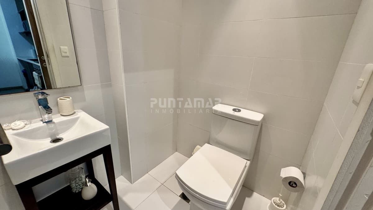 ALQUILER APARTAMENTO DE UN DORMITORIO EN EDIFICIO DE DISEÑO   -