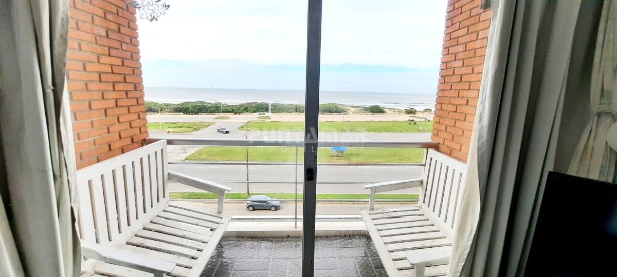 DEPARTAMENTO DE 2 DORMITORIOS FRENTE AL MAR   -