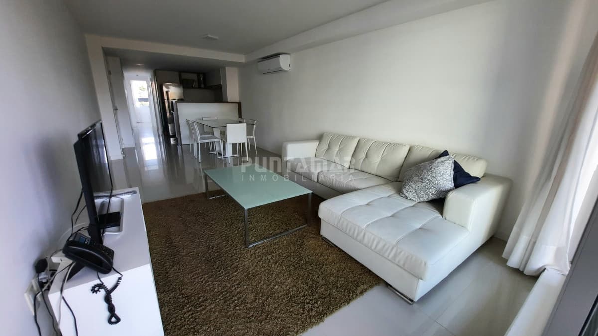 DEPARTAMENTO DE 2 DORMITORIOS CON BALCON   -