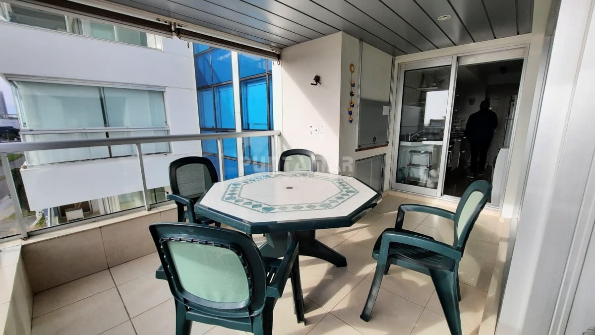 DEPARTAMENTO CON EXCELENTE VISTA A PLAYA MANSA   -