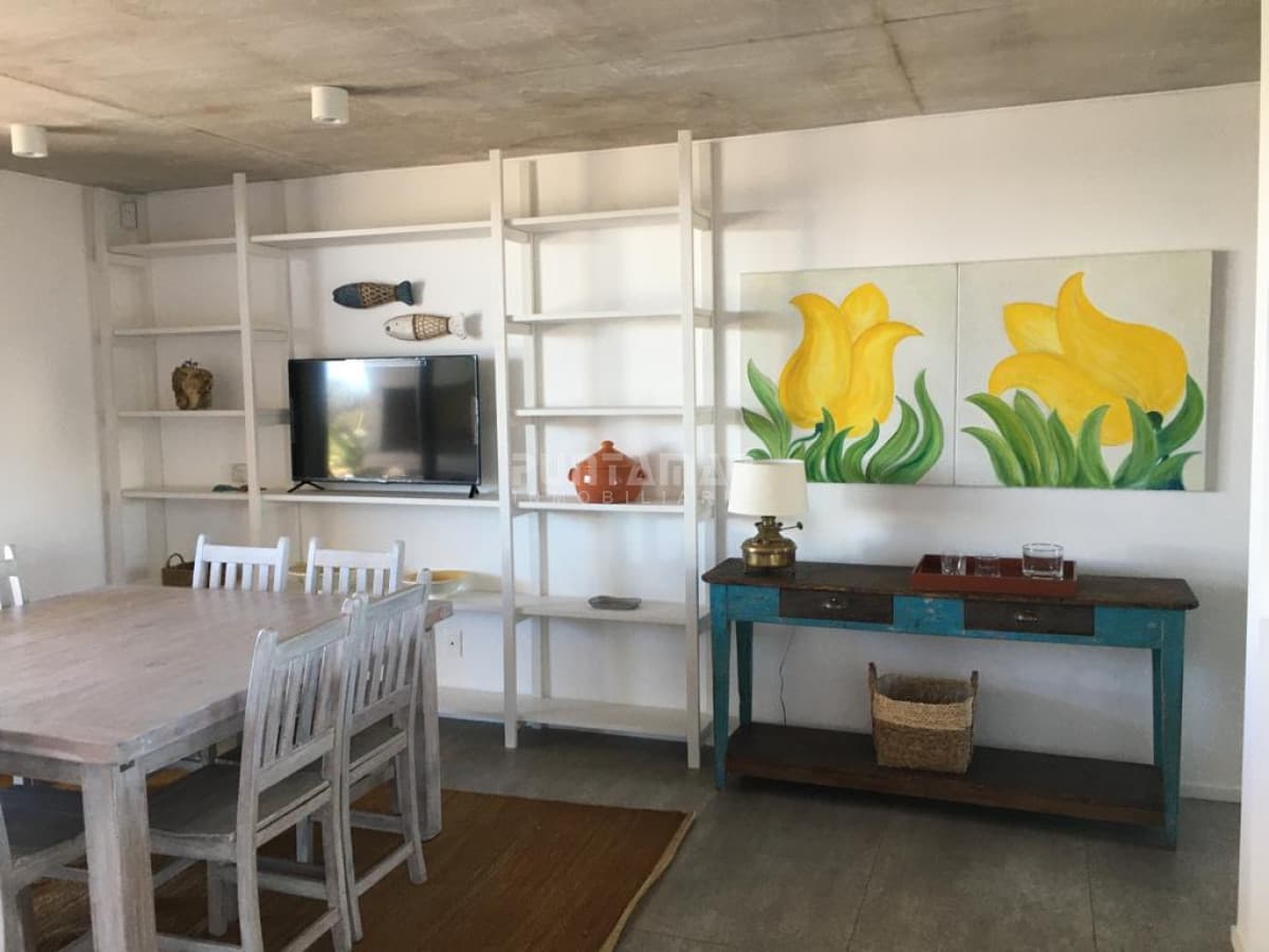 APARTAMENTO EN ALQUILER FRENTE A LA PLAYA  DE MANANTIALES   -