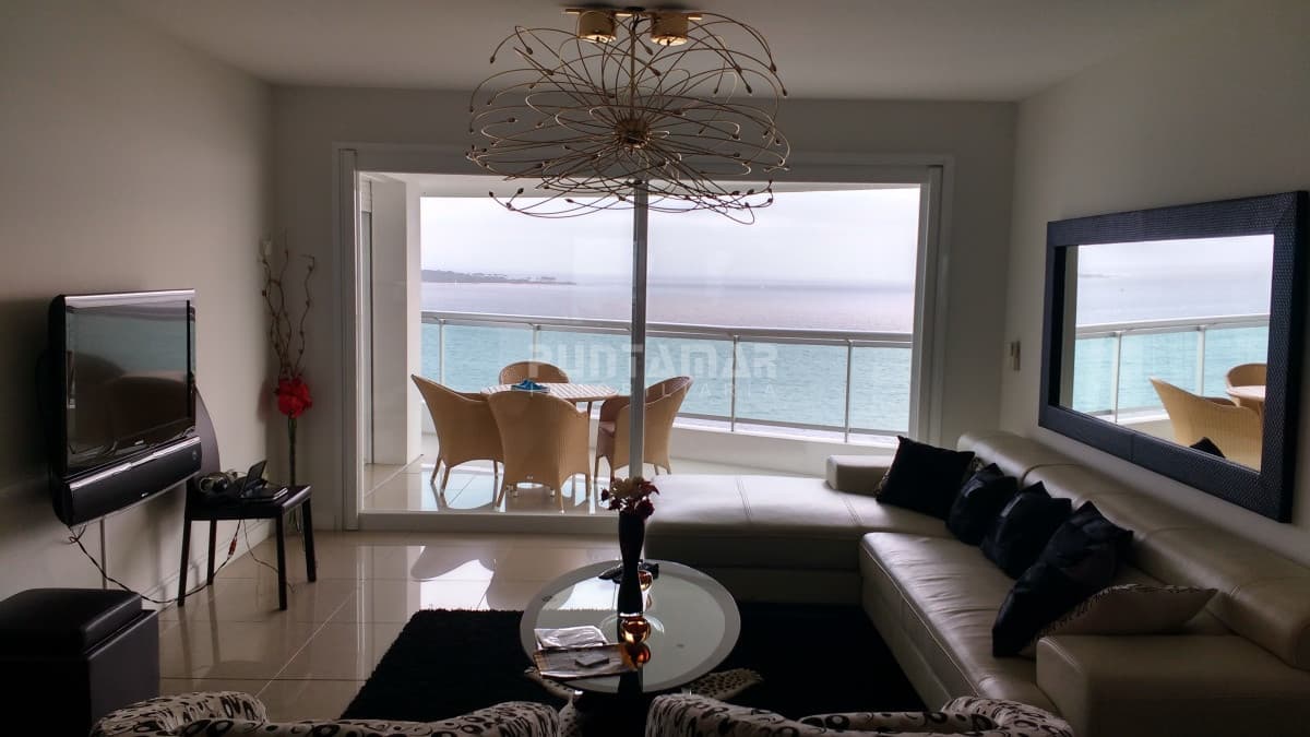 Apartamento en Mansa, 3 dormitorios   -