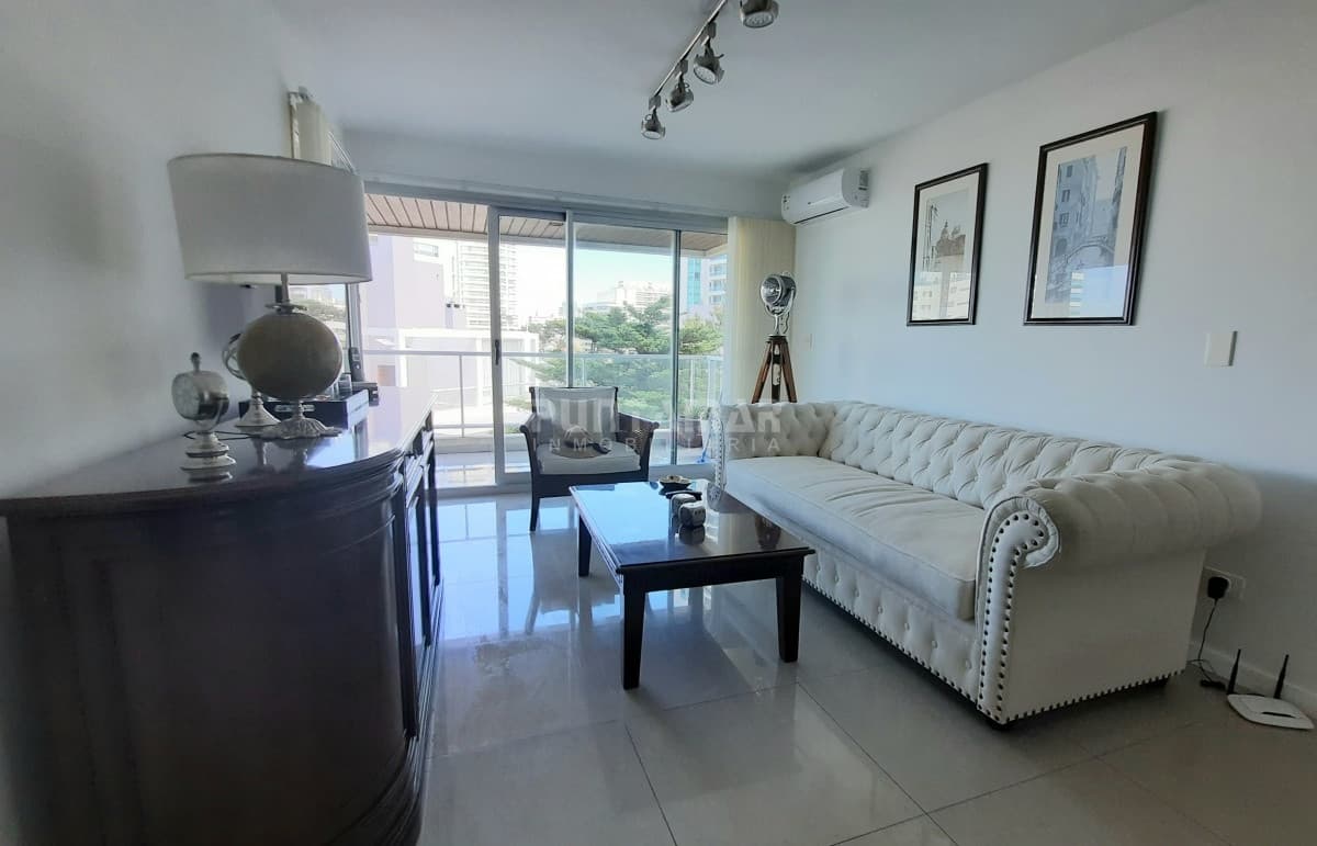 HERMOSO DEPARTAMENTO DE 2 DORMITORIOS EN PLAYA BRAVA   -