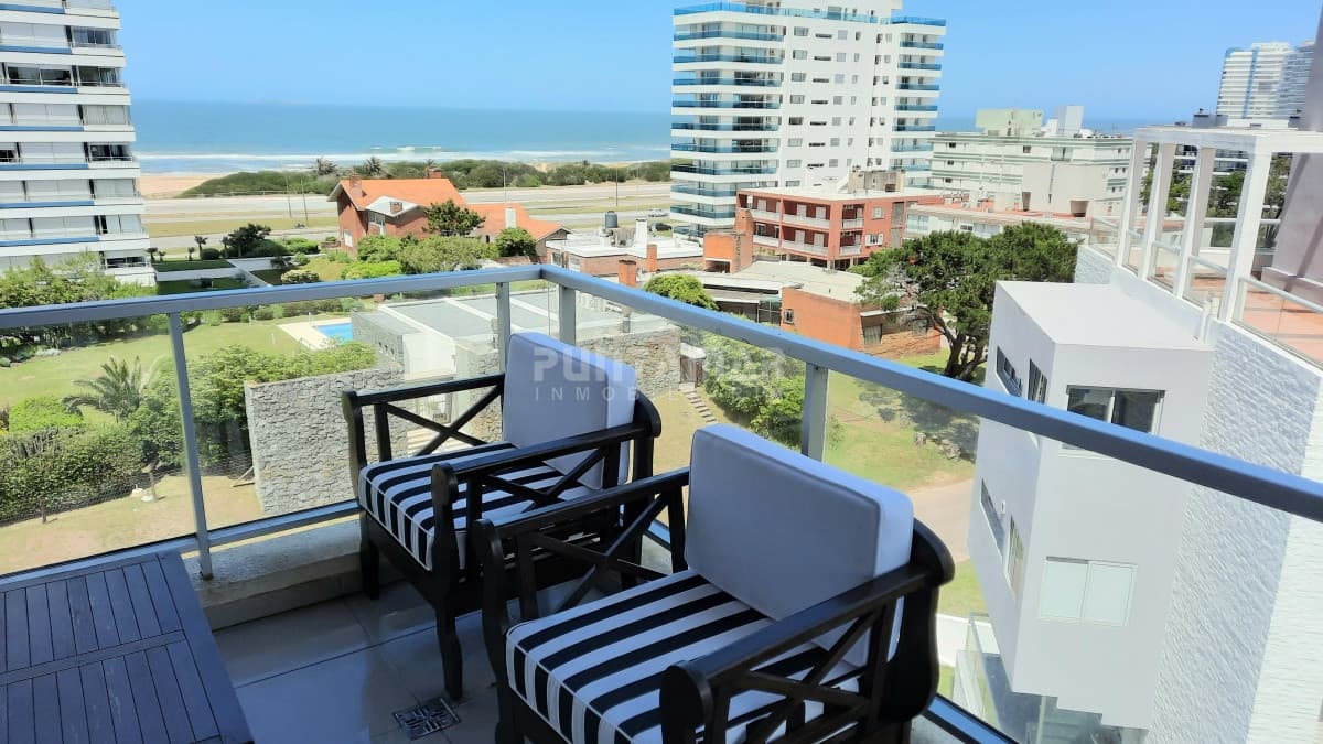 HERMOSO DEPARTAMENTO DE 2 DORMITORIOS EN PLAYA BRAVA   -