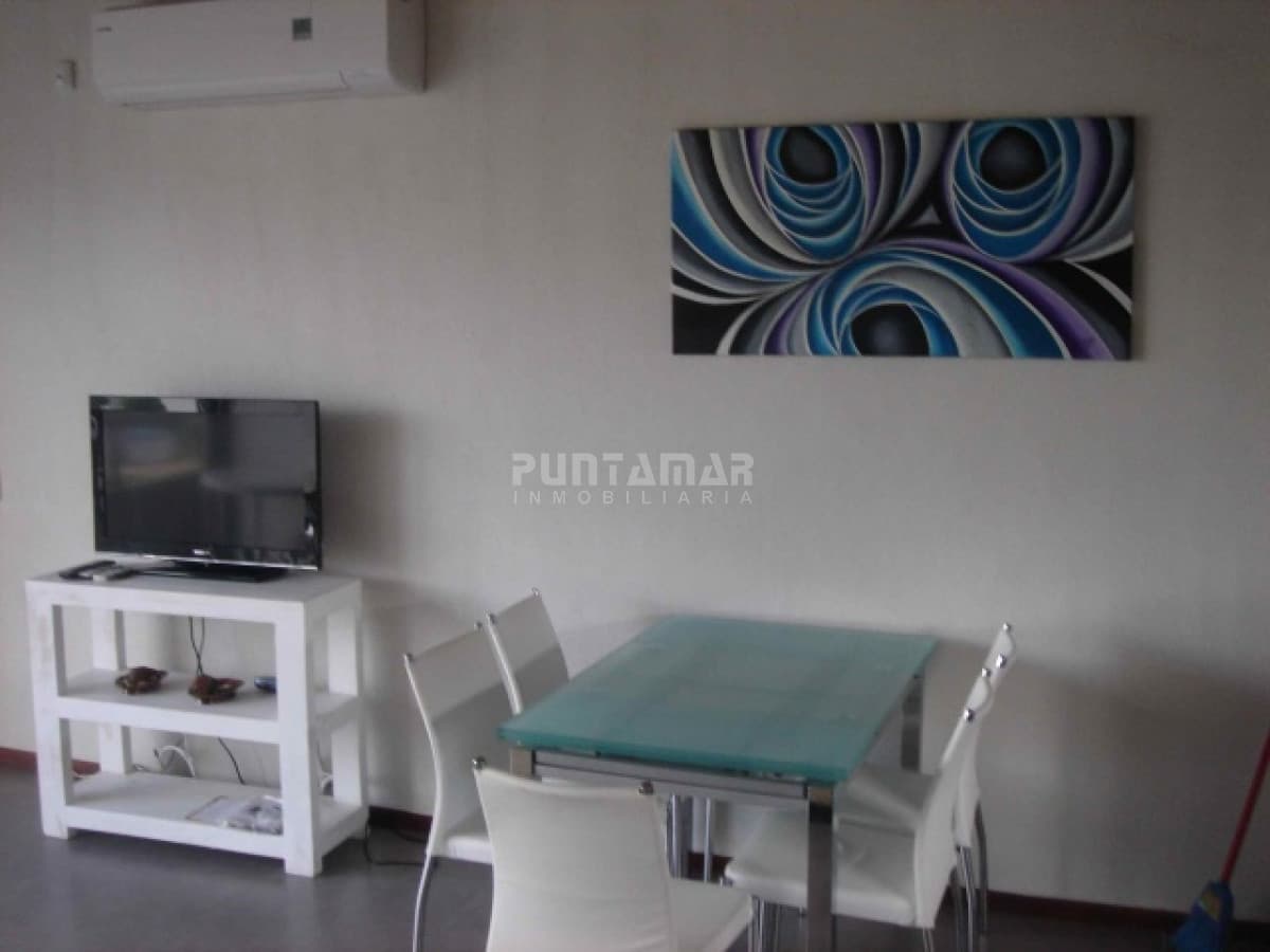 ALQUILER HERMOSO APARTAMENTO CON TERRAZA AL MAR EN MANANTIALES  -