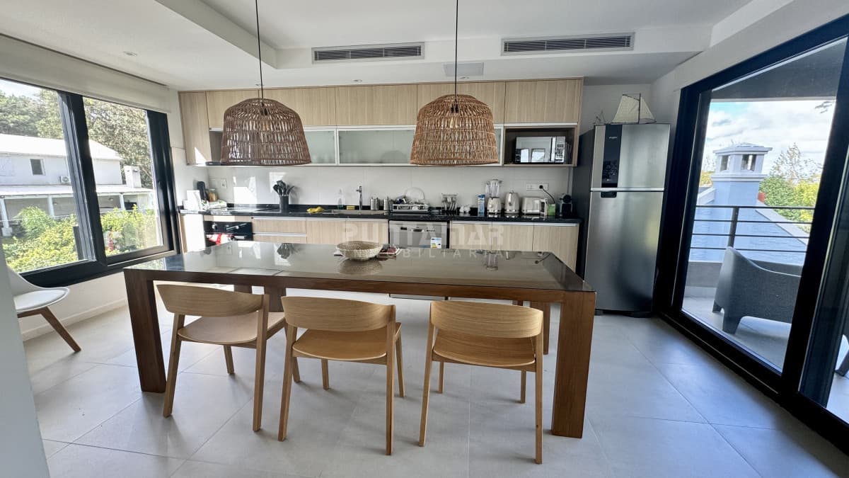 TRIPLEX EN ALQUILER DE 3 DORM CON VIDTAS EN LA BARRA  -