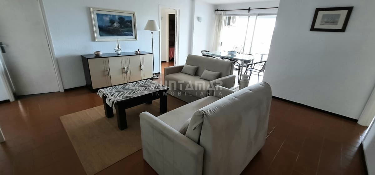 Apartamento ID.7063 - DEPARTAMENTO DE 3 DORMITORIOS CON BALCON