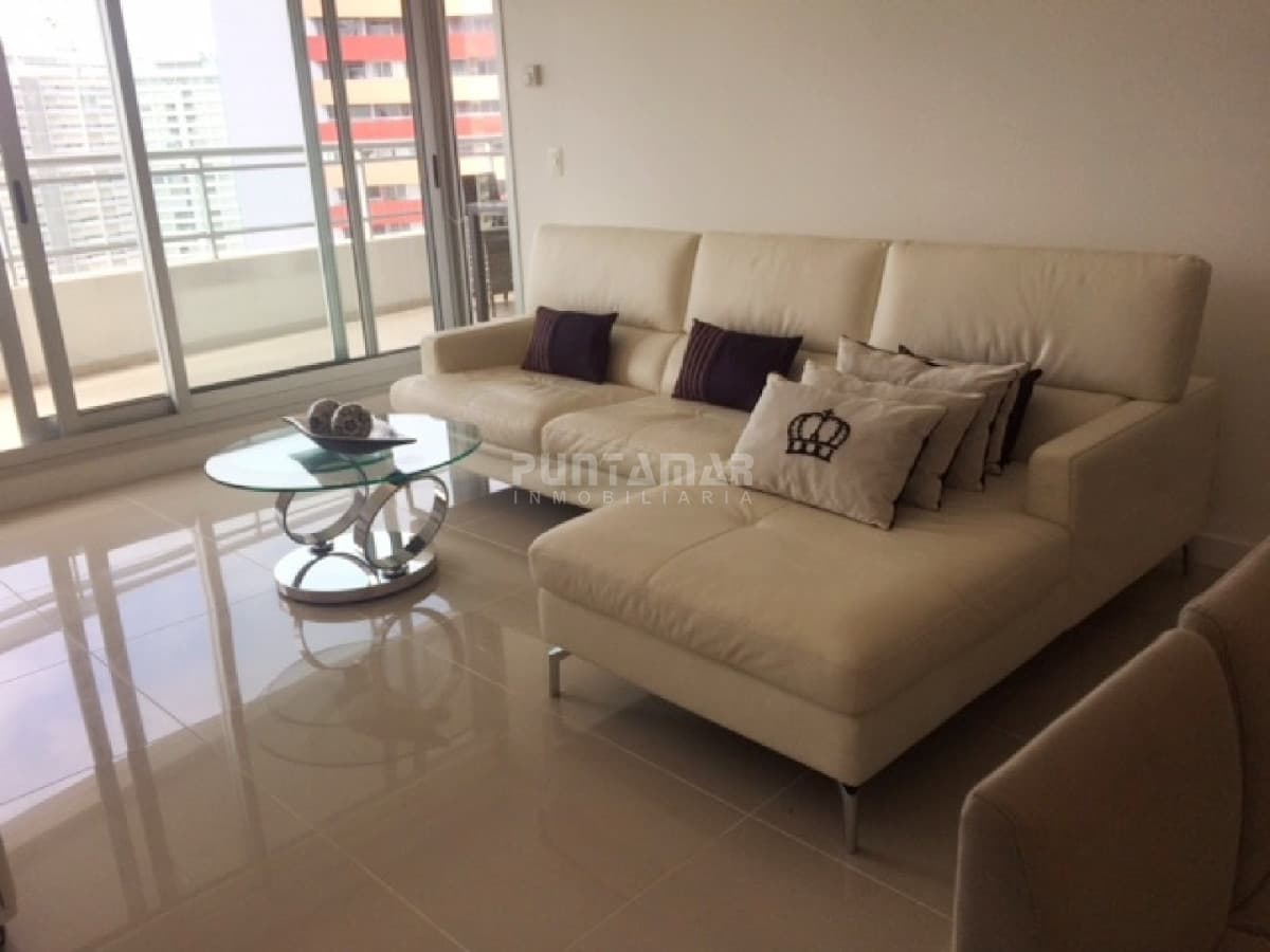 ALQUILER DEPARTAMENTO 3 DORMITORIOS EN PUNTA DEL ESTE  -