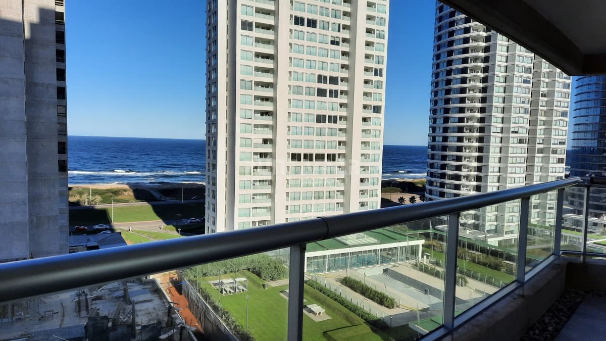 APARTAMENTO DE CATEGORIA, EDIFICIO LOOK BRAVA, DE 3 DORMITORIOS  -