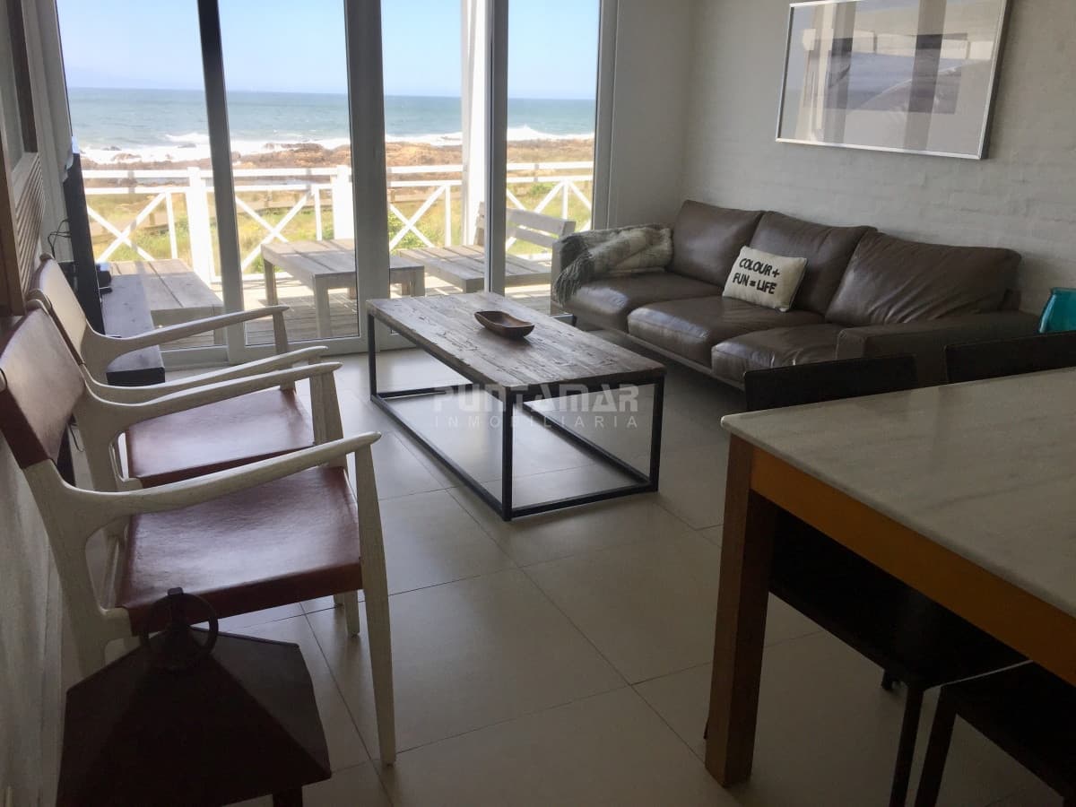 Primera linea al mar en montoya apto 2 dorm  -