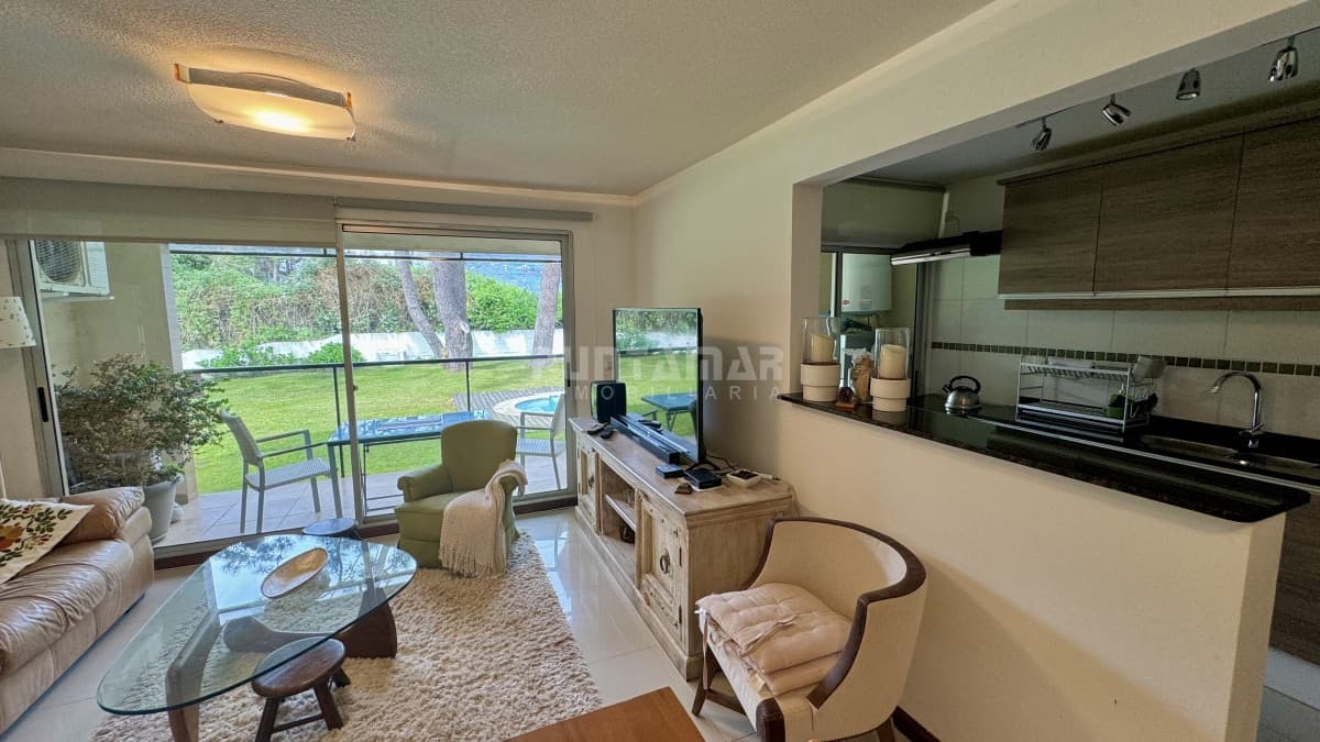 HERMOSO APARTAMENTO DE 2 DORMITORIOS A UNA CUADRA DE LA PLAYA EN RINCON DEL INDIO  -