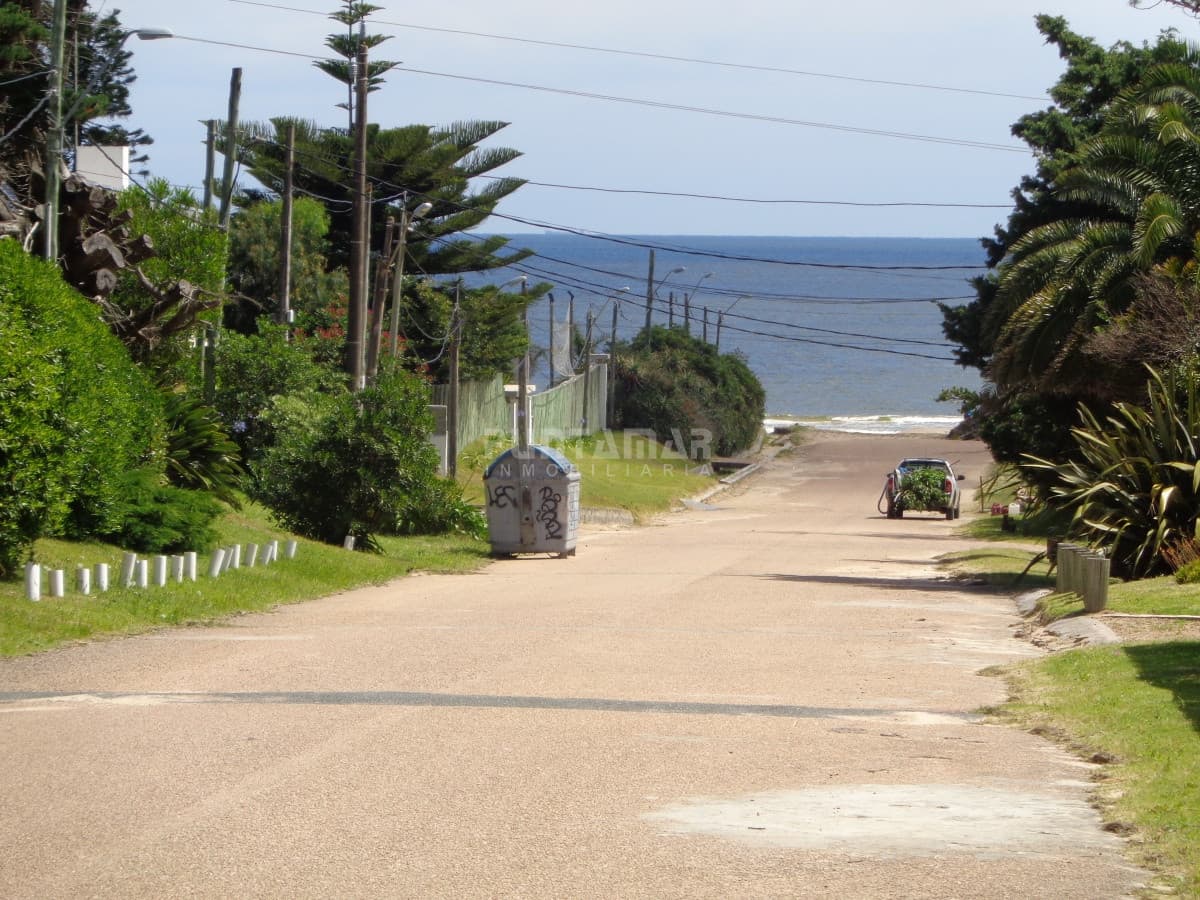DEPARTAMENTO EN PUNTA BALLENA CON EXCELENTES VISTAS  -