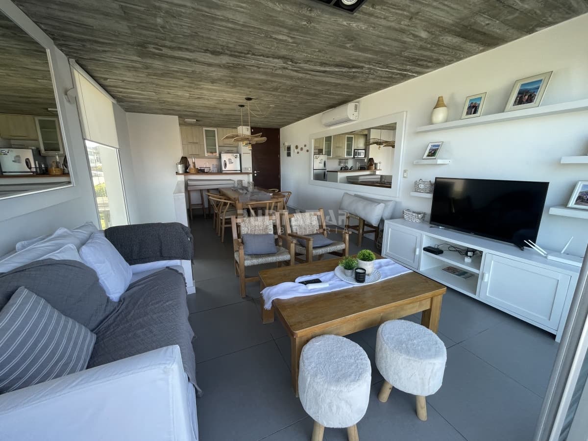 Apartamento ID.212752 - VENTA APARTAMENTO DE 3 DORMITORIOS A PASOS DE MONTOYA , 3 NIVELES, CON INCREIBLES VISTAS AL MAR