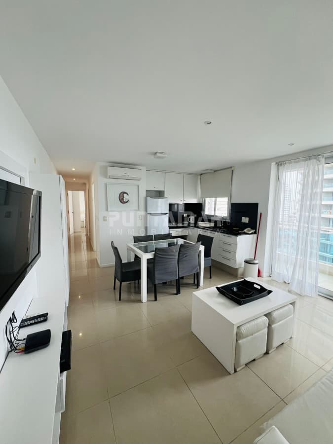 Apartamento ID.213730 - DEPARTAMENTO DE 2 DORMITORIOS CON BALCON SOBRE AVDA. CHIVERTA