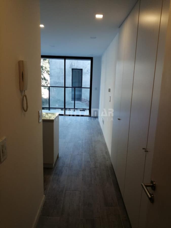 Apartamento ID.212275 - VENTA DE MONOAMBIENTE CON GARAGE EN PUNTA CARRETAS A PASOS DEL MAR