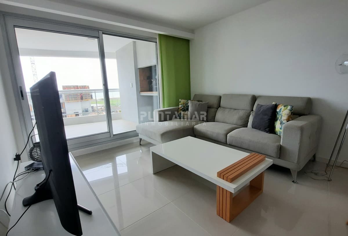 DEPARTAMENTO DE 3 DORMITORIOS EN EDIFICIO DE CATEGORIA   -
