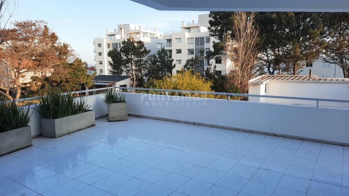 Apartamento ID.212989 - VENTA DEPARTAMENTO DE 3 DORMITORIOS FRENTE A LA MANSA