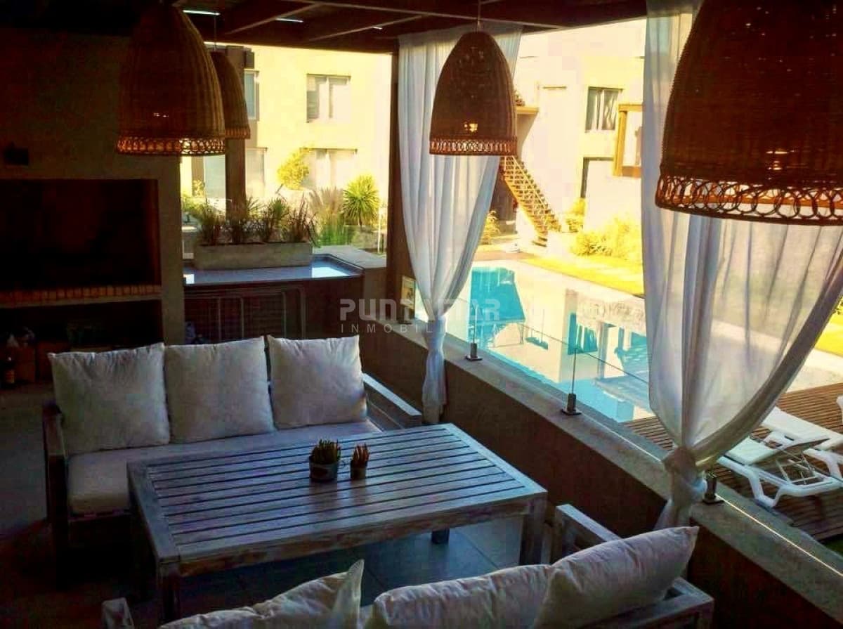 HERMOSO APARTAMENTO 3 DORMITORIOS A METROS DE LA PLAYA EN LA BARRA  -