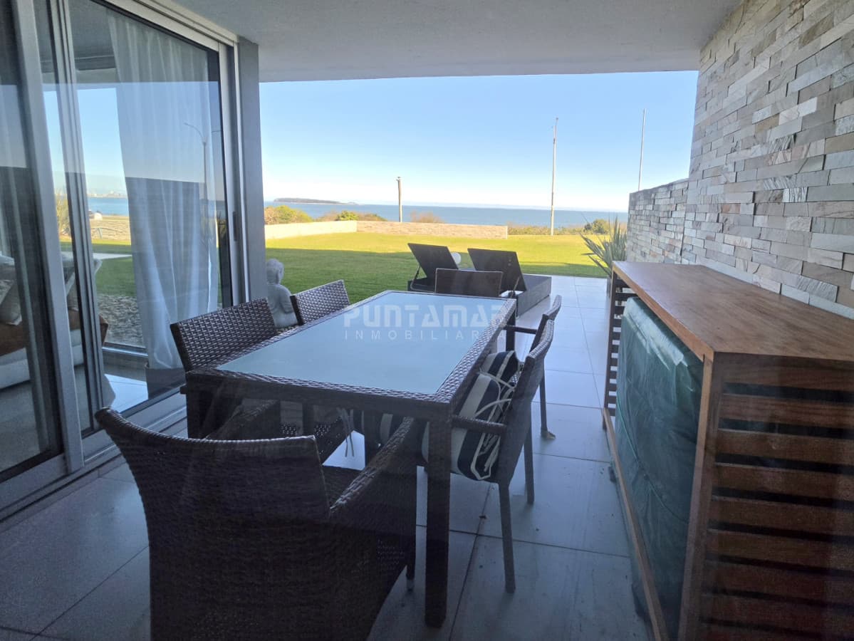 DEPARTAMENTO DE 2 DORMITORIOS CON VISTA AL MAR  -