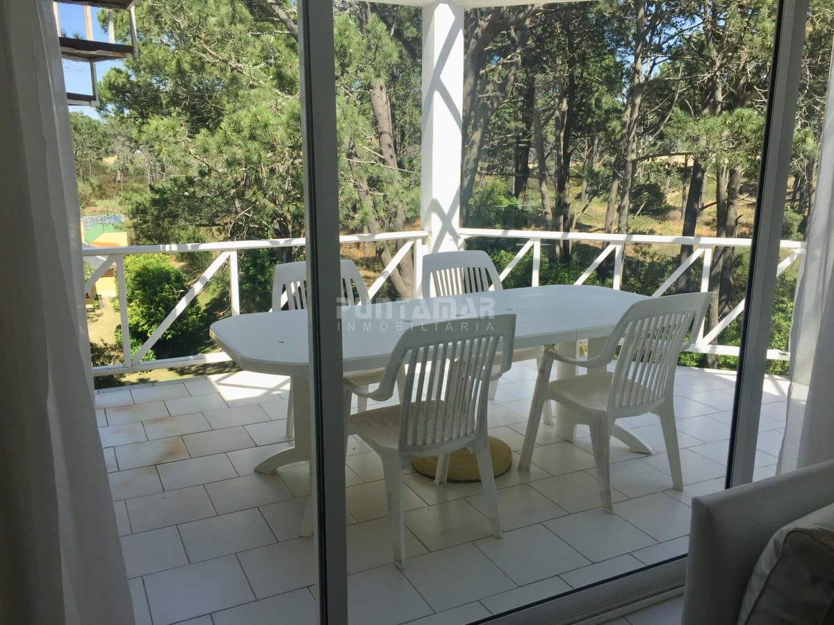 APARTAMENTO DE 3 DORMITORIOS EN RINCON DEL INDIO FRENTE AL MAR  -
