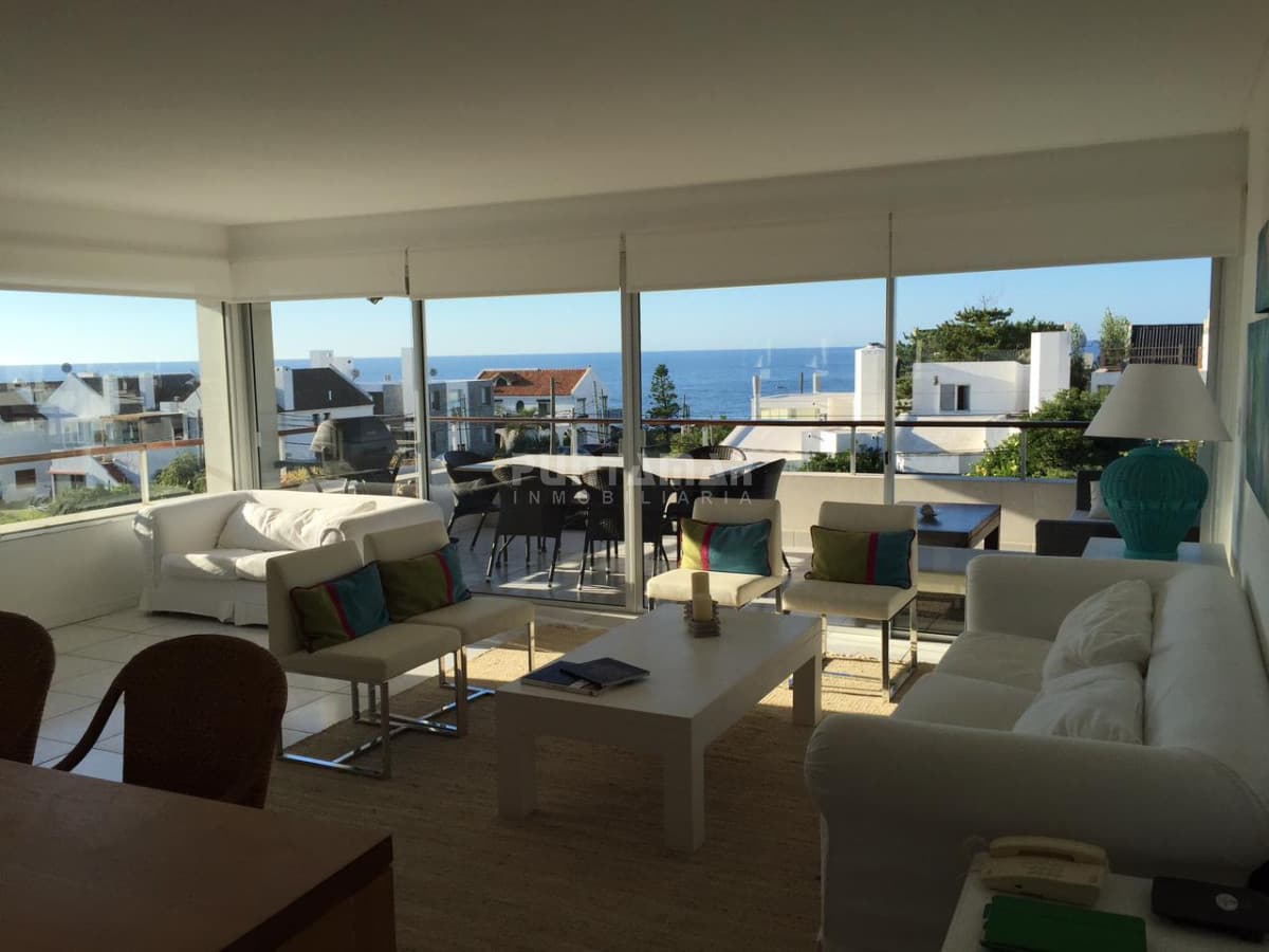 Esturion residence  -