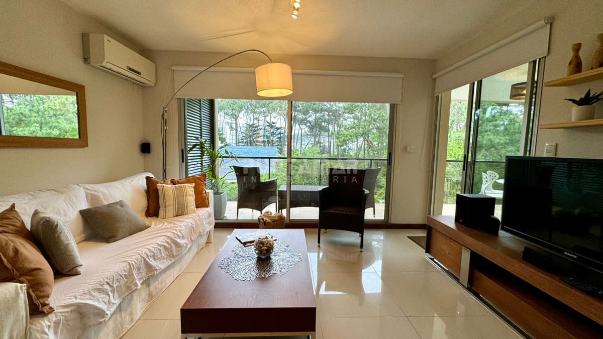 HERMOSO PENTHOUSE 2 DORMITORIOS CON JACUZZI A 100 MTS DE PLAYA BRAVA  -
