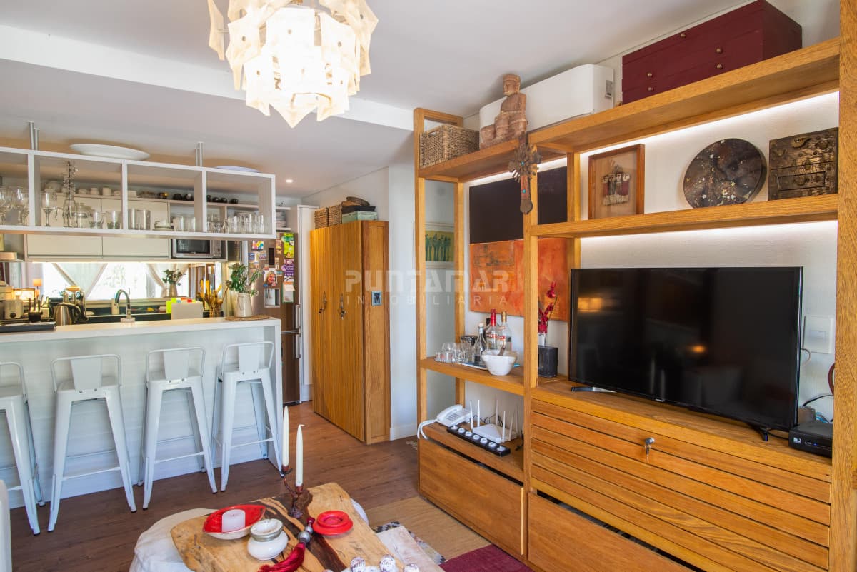 DIVINO APARTAMENTO 2 DORMITORIOS EN LA BARRA A 50 METROS DEL MAR   -