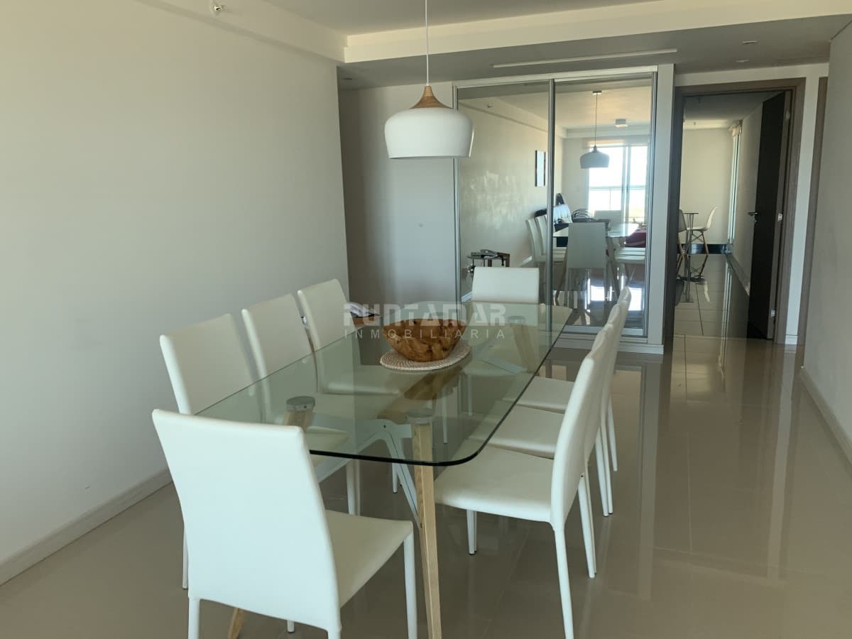 Apartamento ID.212222 - DEPARTAMENTO EN EDIFICIO DE CATEGORIA CON VISTA AL MAR