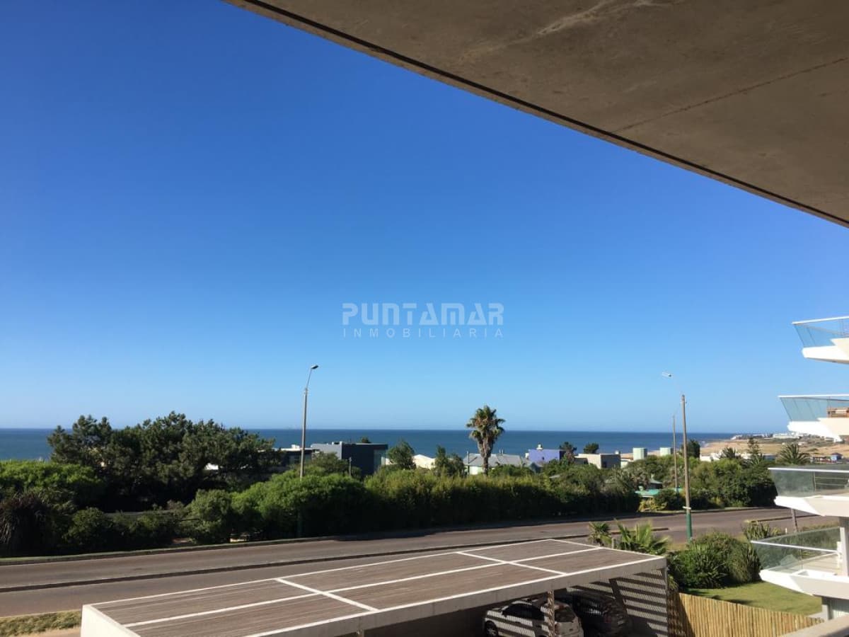 APARTAMENTO EN ALQUILER FRENTE A LA PLAYA  DE MANANTIALES   -