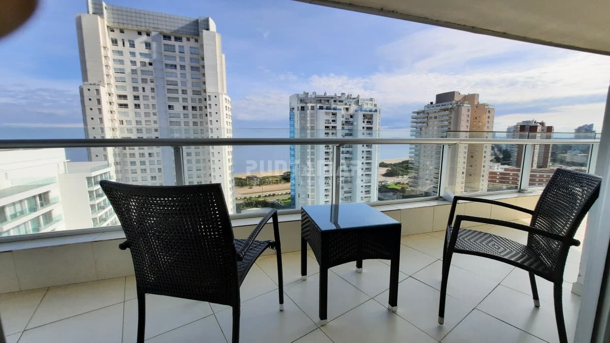 DEPARTAMENTO EN TORRE DE CATEGORIA CON VISTA A PLAYA MANSA  -
